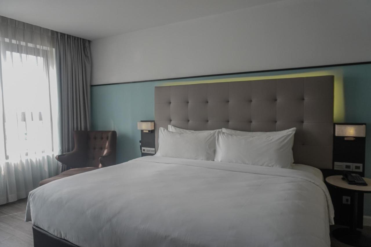 M Village Hotel Ton That Dam Хошимин Екстериор снимка