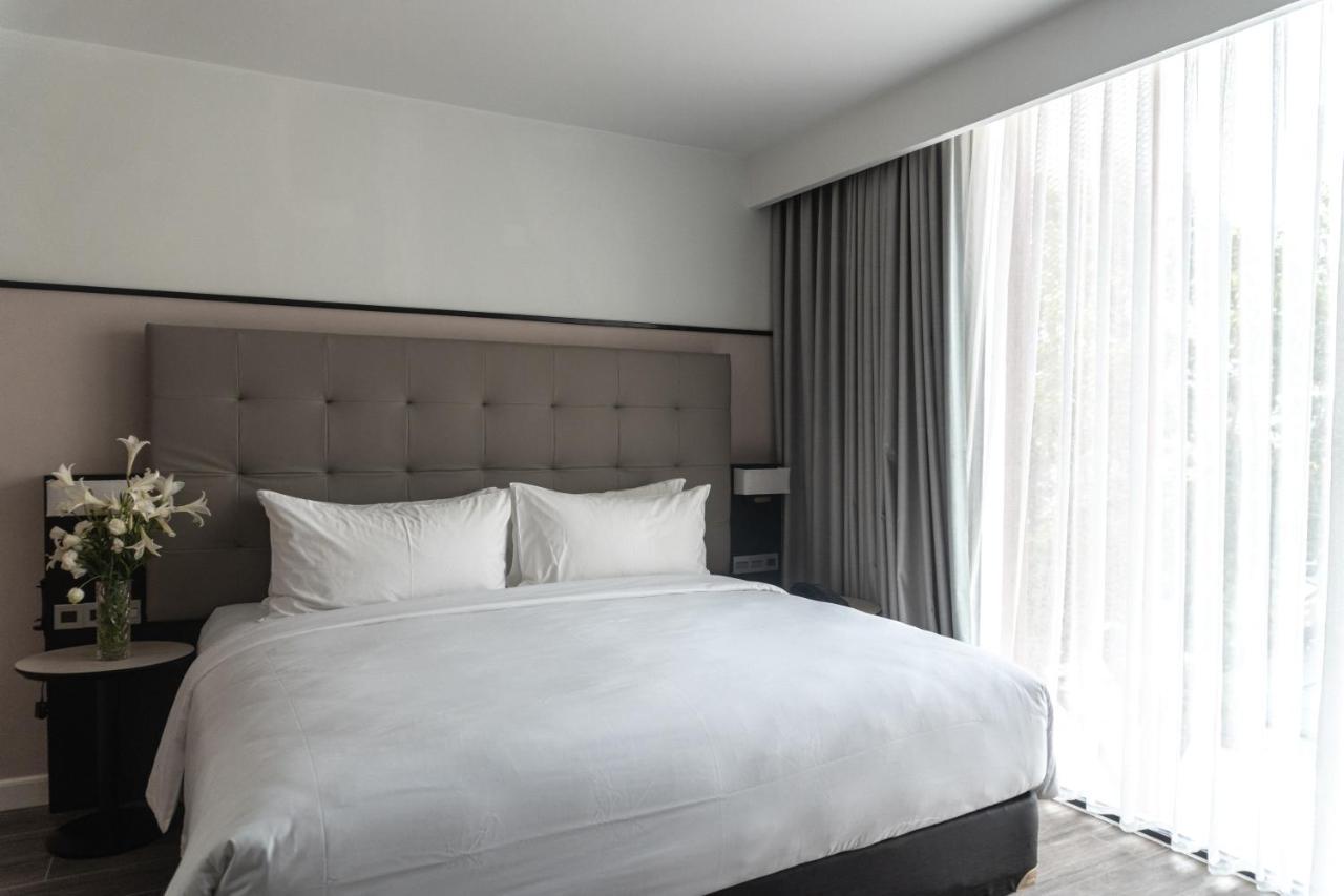 M Village Hotel Ton That Dam Хошимин Екстериор снимка