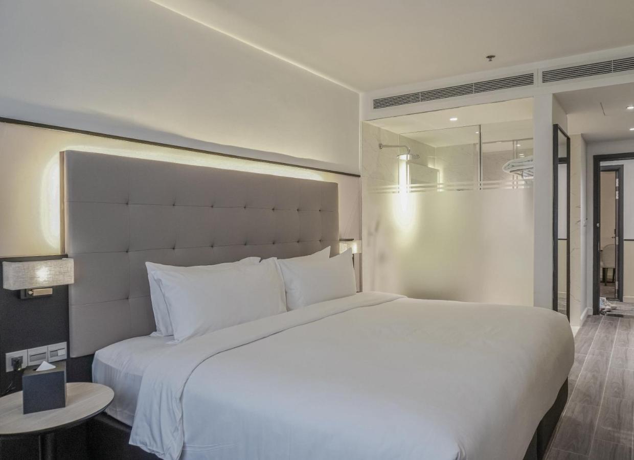 M Village Hotel Ton That Dam Хошимин Екстериор снимка