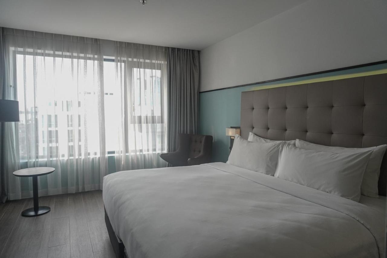 M Village Hotel Ton That Dam Хошимин Екстериор снимка