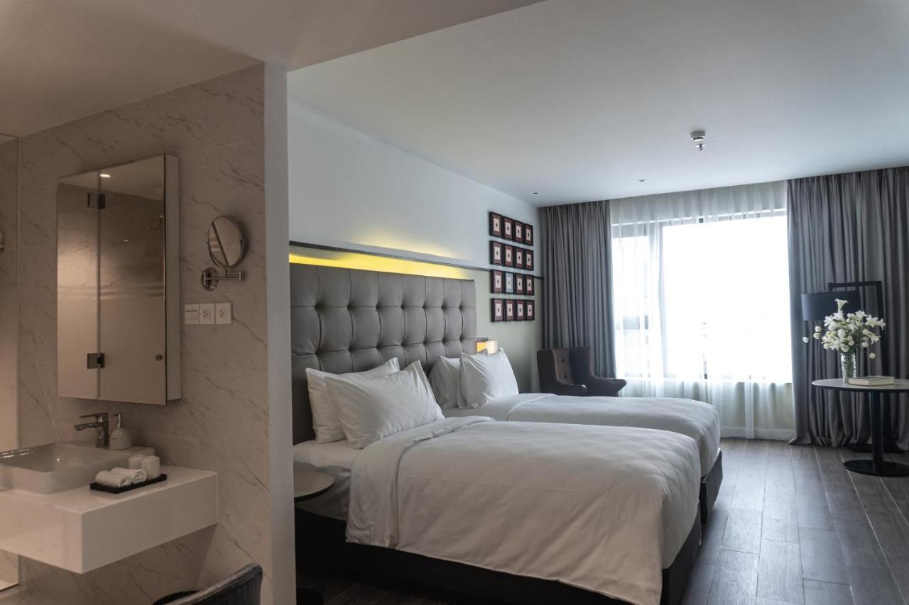 M Village Hotel Ton That Dam Хошимин Екстериор снимка