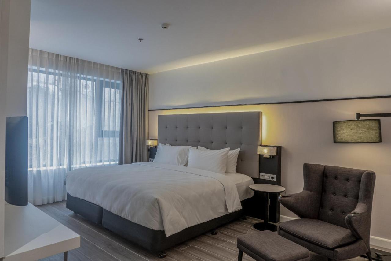 M Village Hotel Ton That Dam Хошимин Екстериор снимка