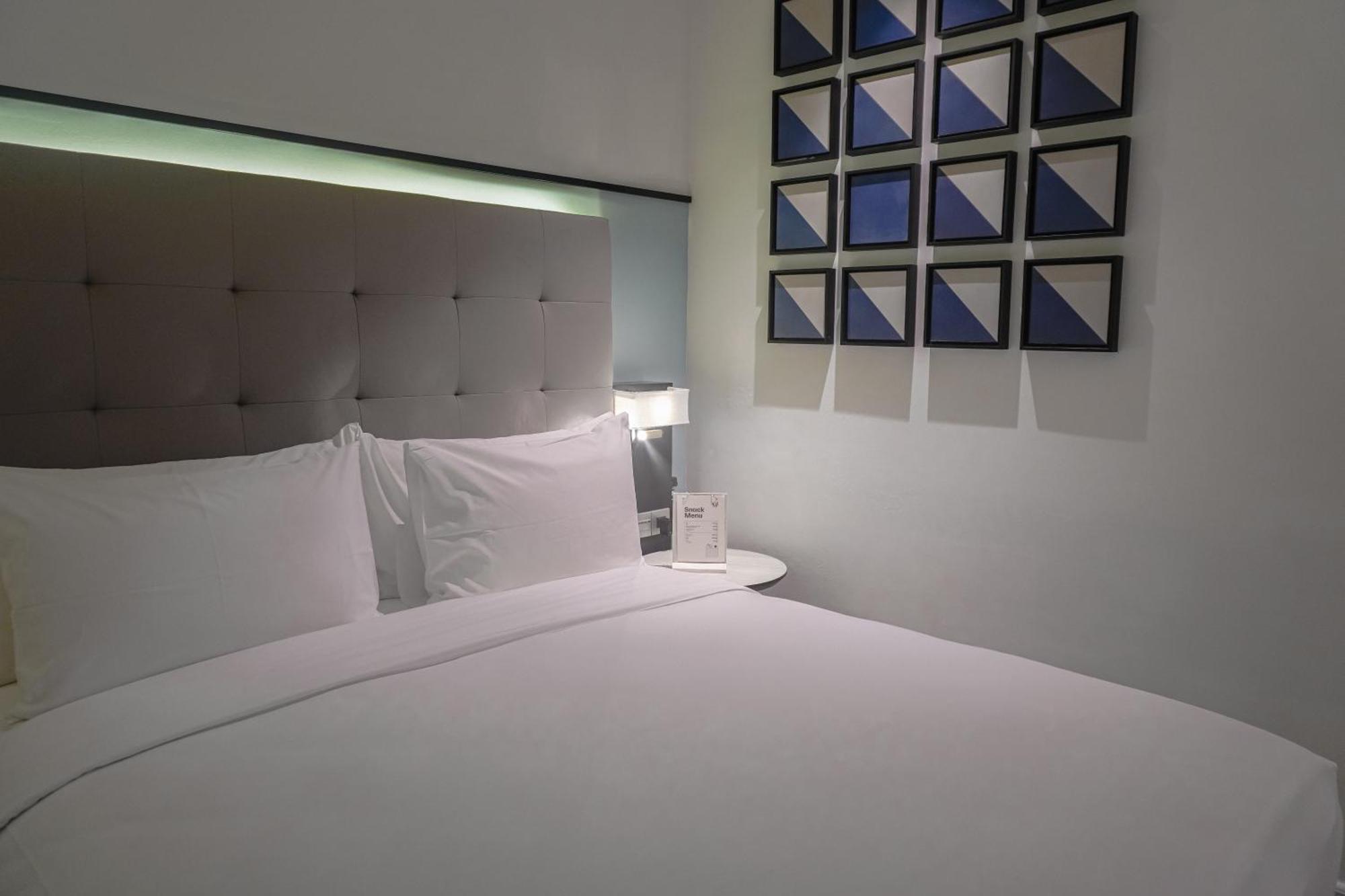 M Village Hotel Ton That Dam Хошимин Екстериор снимка